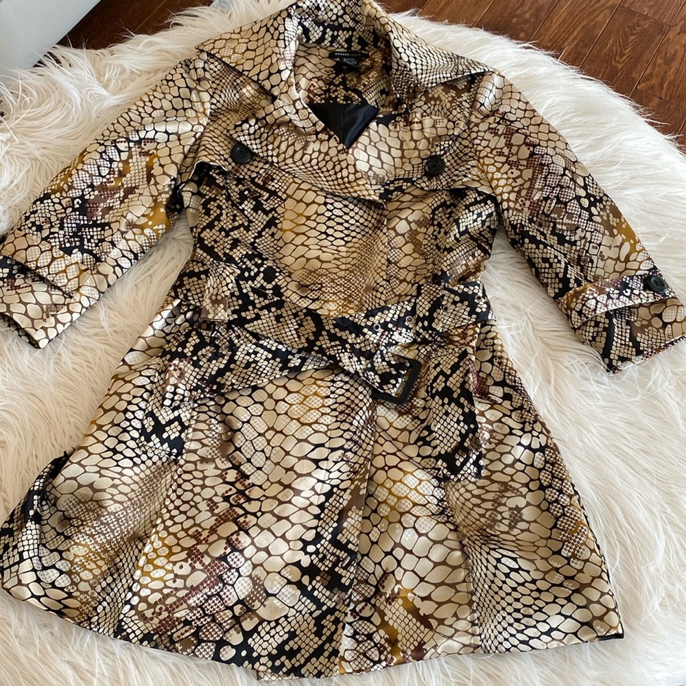 ROBERT LOUIS silky snake pattern jacket - Picture 4 of 16